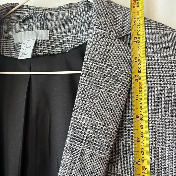 H&M long plaid one button schoolboy blazer women’s size 6 grey neutral office - Picture 9 of 11